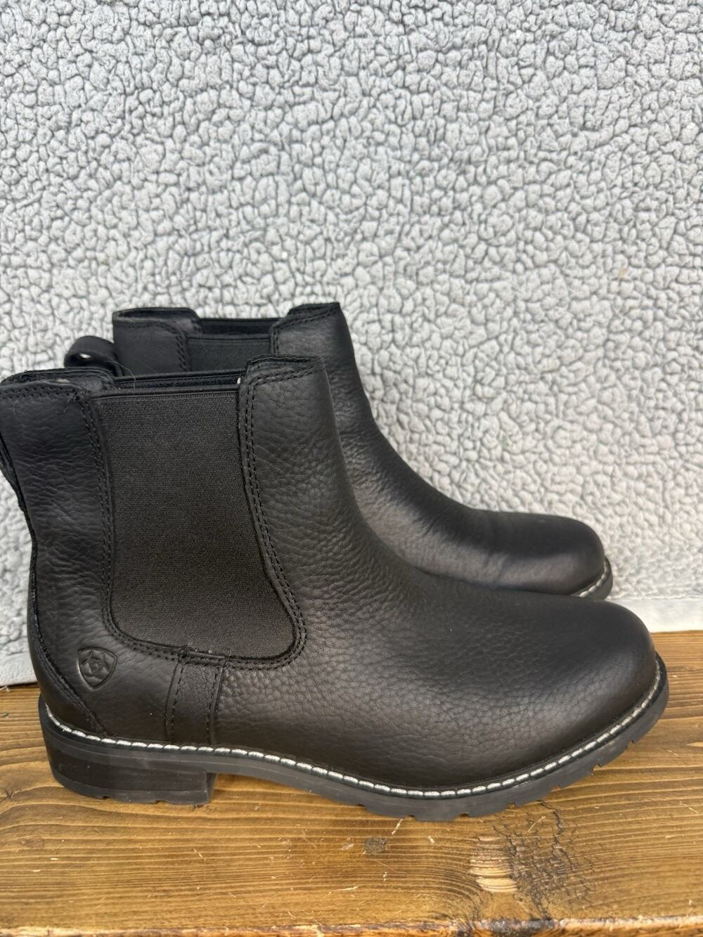 Ariat women’s Wexford Chelsea boots 9B Black Leather Western Equestrian Riding